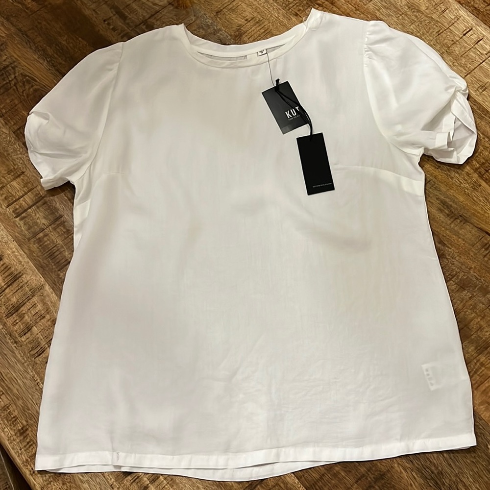 Kut from the Kloth white womans Medium blouse.